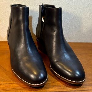 Cole Haan Abbott Chelsea Pull-On Black Leather Block Heel Bootie EUC Size 9.5